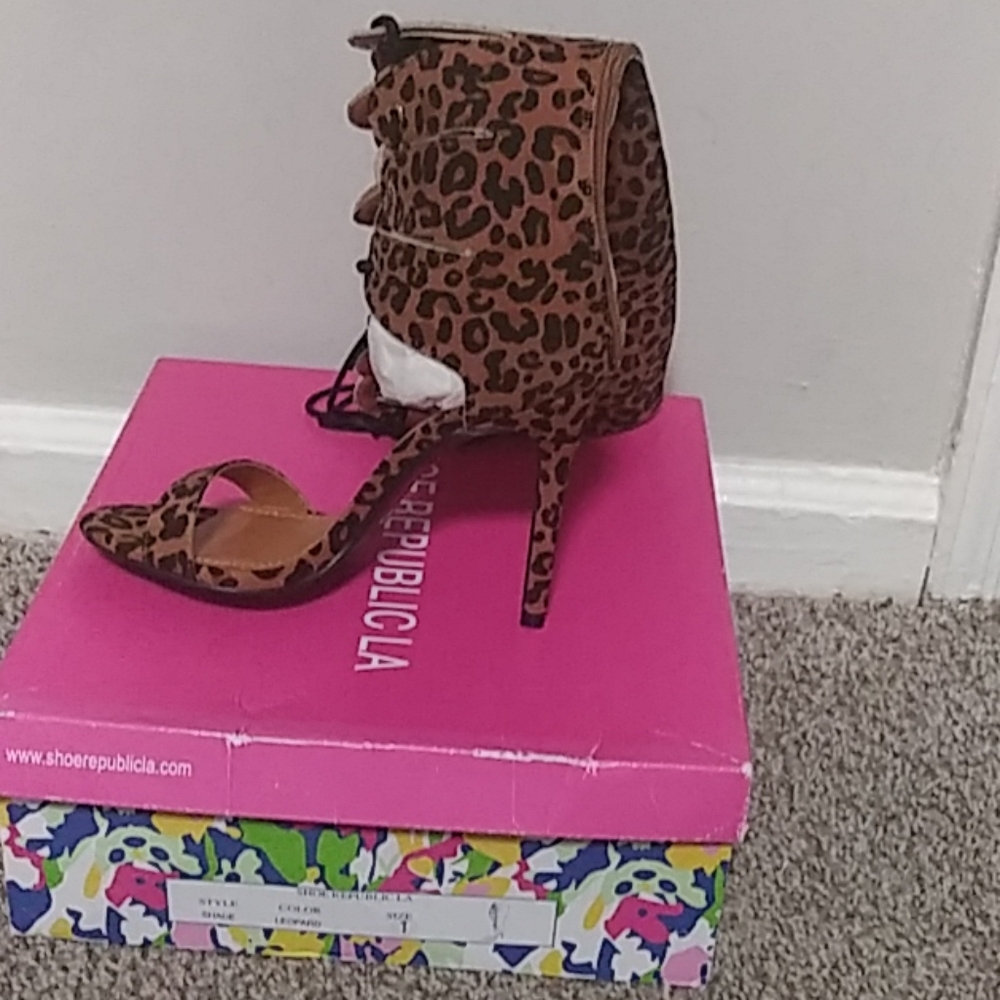 Shoe
